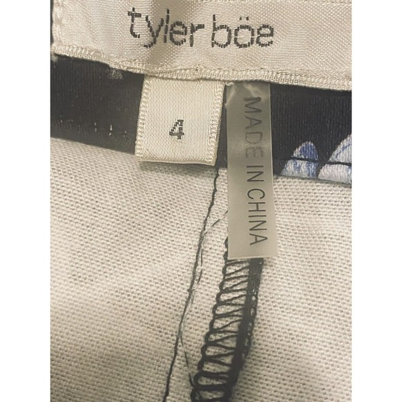 Tyler BOE Dragonfly Print Capri Pants Womens Sz 4 Blue White Pleated Flare Hem - Picture 3 of 12